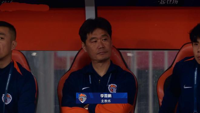 山东泰山队本赛季提前崩盘，争冠无望且赛场表现不佳