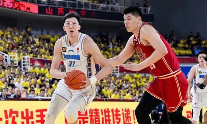 4月29日CBA半决赛北京男篮胜却难庆祝，核心曾凡博腰椎骨折赛季报销