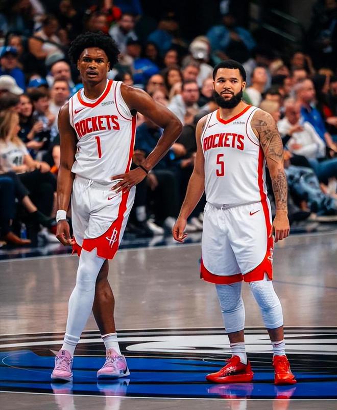 5月3日NBA季后赛火箭胜勇士 范弗里特成取胜首功之臣