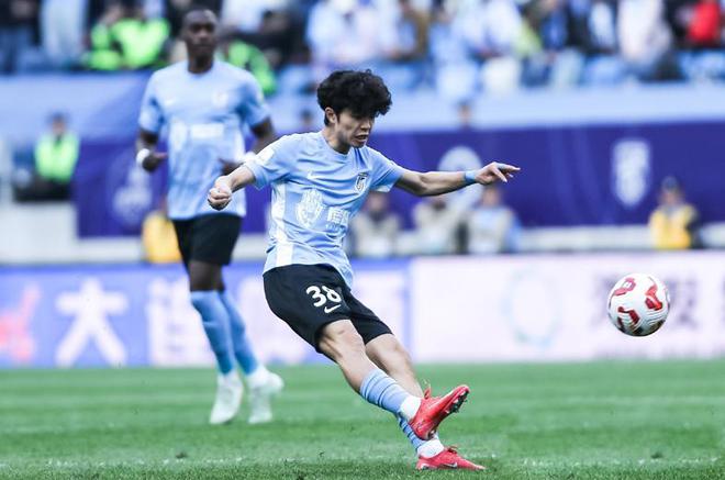 国安与大连足球渊源深，马马杜林良铭成京连大战焦点