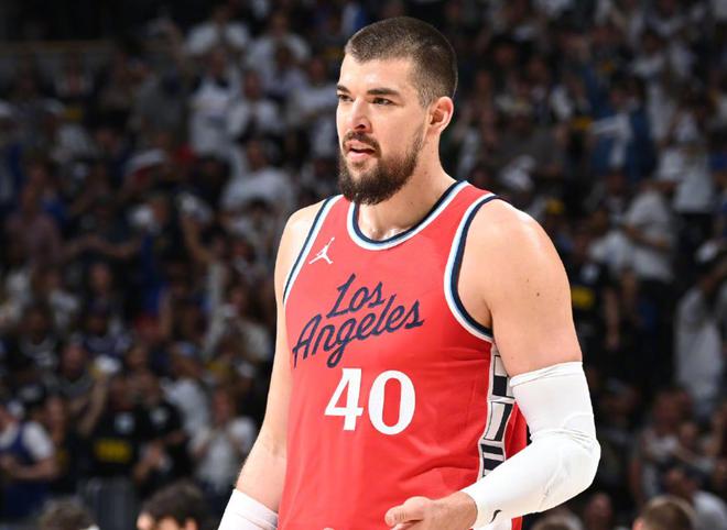 5月4日NBA季后赛西部首轮抢七，快船101-120惨败无缘本赛季