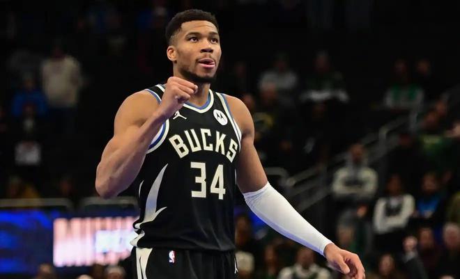 NBA东部首轮雄鹿惨败，APHOOPS模拟快船6换1交易字母哥改写格局