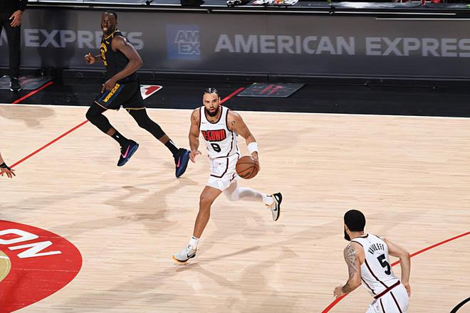 NBA季后赛：金州勇士胜休斯顿火箭，狄龙-布鲁克斯表现欠佳