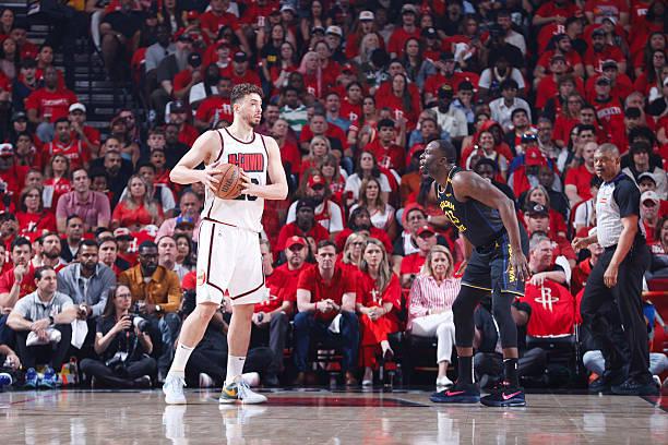 NBA 季后赛：勇士胜火箭晋级，申京表现欠佳功亏一篑
