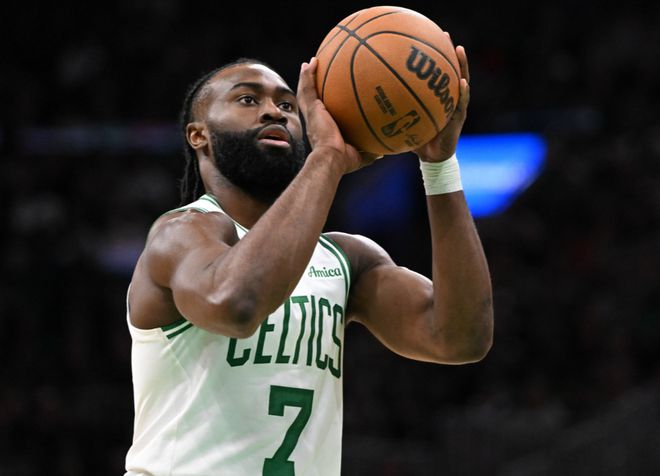 NBA 季后赛凯尔特人主场迎战尼克斯，狂扔 60 分却遭逆转获耻辱战