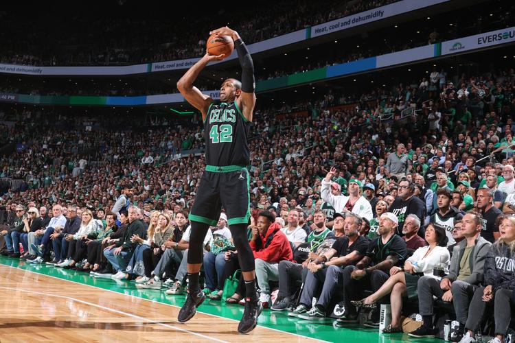 NBA东部半决赛G1：纽约尼克斯惊天翻盘，艾尔-霍福德表现平庸
