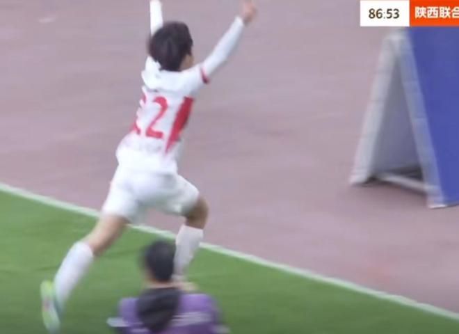 中甲比赛陕西联合客场落败，魏渝人进球后庆祝引争议并道歉