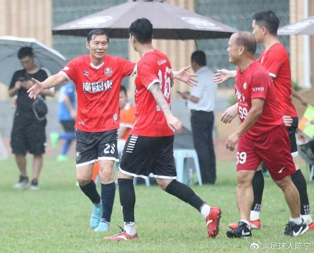 5月6日下午佛山英华学校第三届校长杯足球赛、篮球赛开幕
