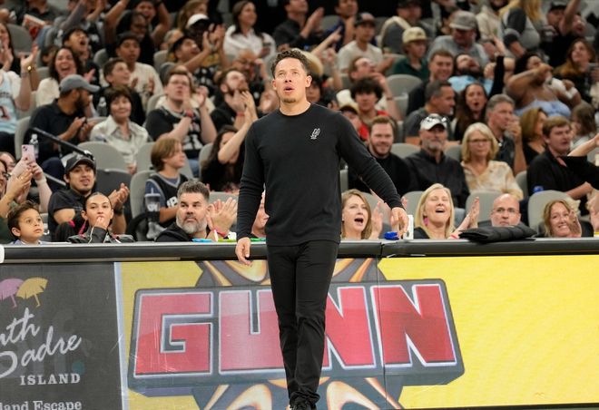 NBA 名帅波波维奇卸任，嫡传弟子米奇 - 约翰逊接棒马刺主帅