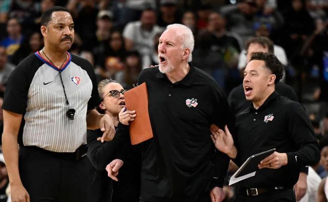 NBA 名帅波波维奇卸任，嫡传弟子米奇 - 约翰逊接棒马刺主帅