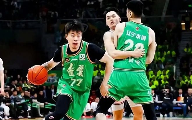 辽宁男篮卫冕决心大却遇外援等问题，下赛季夺冠希望渺茫