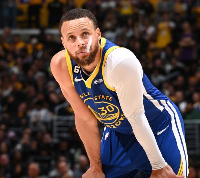 NBA 季后赛西部半决赛：库里左腿筋拉伤，赛程紧密成主因