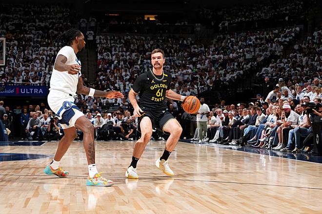 NBA西部半决赛G1：金州勇士以下克上，帕特-斯潘塞表现获肯定