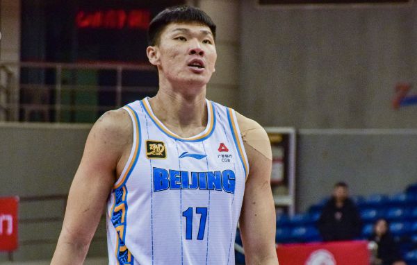 北京时间5月7日周琦加盟北京首赛季率队重返总决赛创佳绩