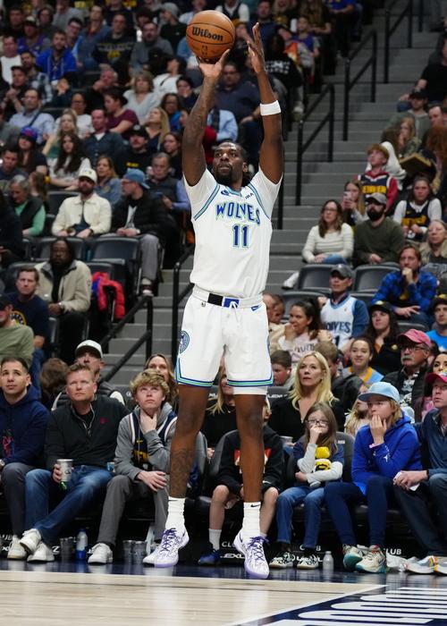 NBA西部半决赛G1：勇士以下克上，森林狼纳兹-里德表现亮眼
