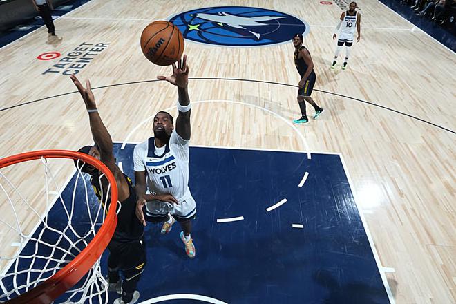 NBA西部半决赛G1：勇士以下克上，森林狼纳兹-里德表现亮眼