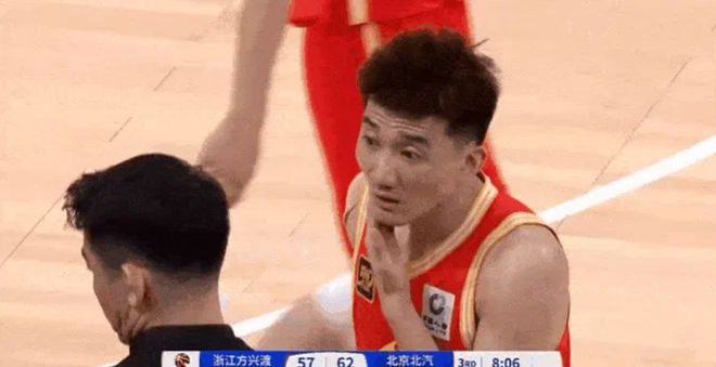 广厦总决赛首战遭逆转，孙铭徽低迷打铁又不冷静成败因