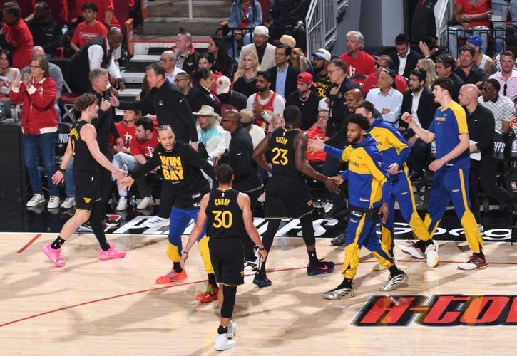 NBA西部半决赛G1：勇士以下克上，迪温琴佐对阵老东家表现有亮点却失手感