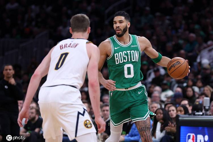 NBA季后赛激战正酣，雷霆主场迎战掘金，凯尔特人深陷困境