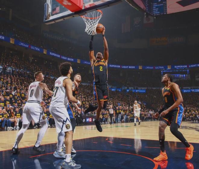 NBA季后赛激战正酣，雷霆主场迎战掘金，凯尔特人深陷困境