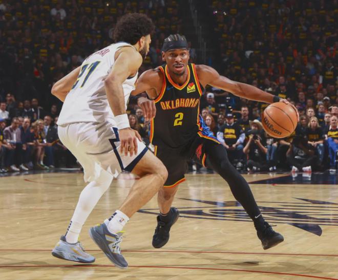 NBA季后赛激战正酣，雷霆主场迎战掘金，凯尔特人深陷困境