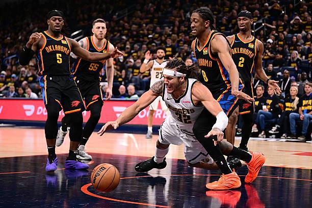 NBA西部半决赛G2：雷霆43分优势扳平总比分，阿隆-戈登表现下滑