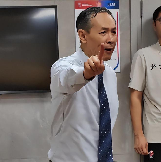 CBA 季后赛首轮 G1 广厦男篮主场失利，胡金秋发声三点原因剖析