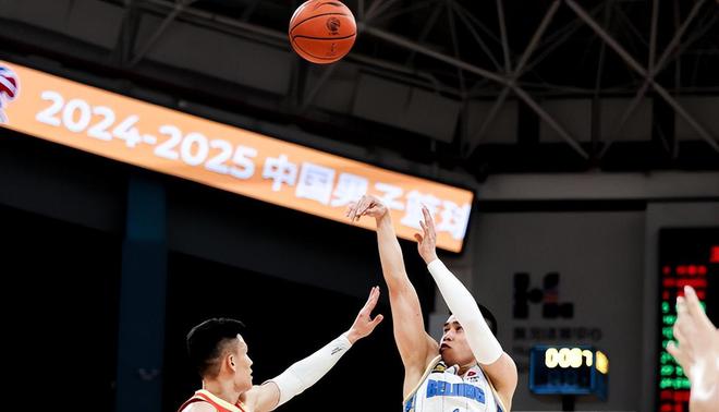 CBA 季后赛首轮 G1 广厦男篮主场失利，胡金秋发声三点原因剖析