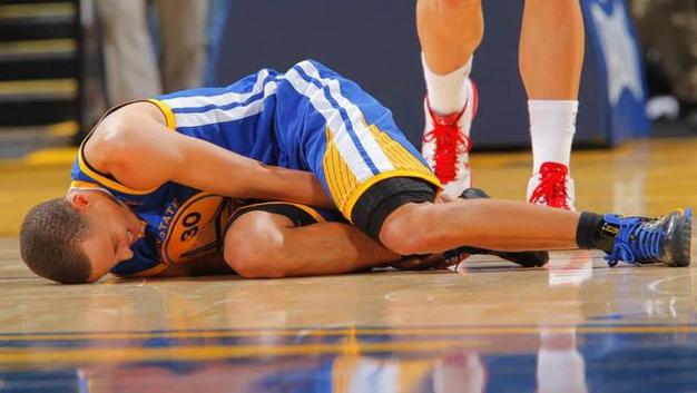 NBA 季后赛勇士胜森林狼，库里受伤或致缺席多场比赛