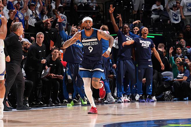 NBA 季后赛森林狼胜勇士扳平总比分，沃克爆发砍下 20 分