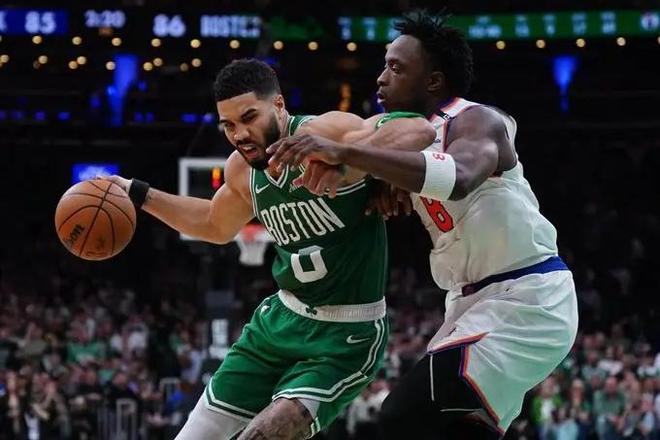 今年NBA季后赛精彩纷呈，湖船首轮出局，老派球星争冠渺茫