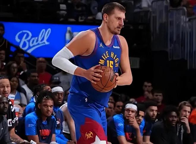 NBA西部半决赛G3：掘金离奇逆转，雷霆痛失好局，约基奇三分全失仍赢球
