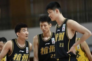 CBA历史最接近黑八的五局三胜制系列赛落幕，联赛第一广厦险胜青岛