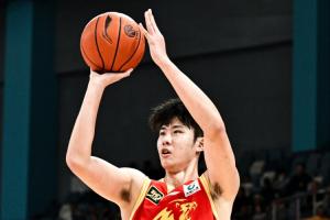 广厦锋线大将赵嘉仁训练中头部受伤 赛季报销 具体伤情引猜测