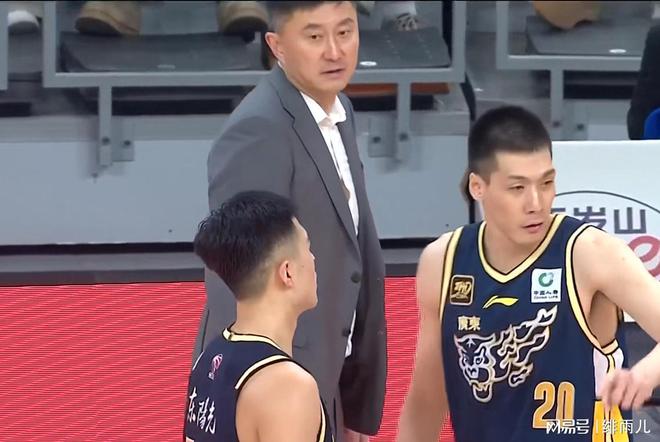 中国U19男篮79-73险胜新西兰国青队，杨溢15+4+6率队热身赛四连胜