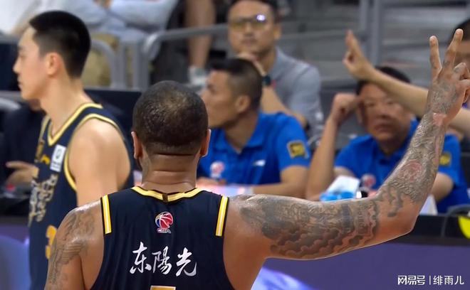 中国U19男篮79-73险胜新西兰国青队，杨溢15+4+6率队热身赛四连胜