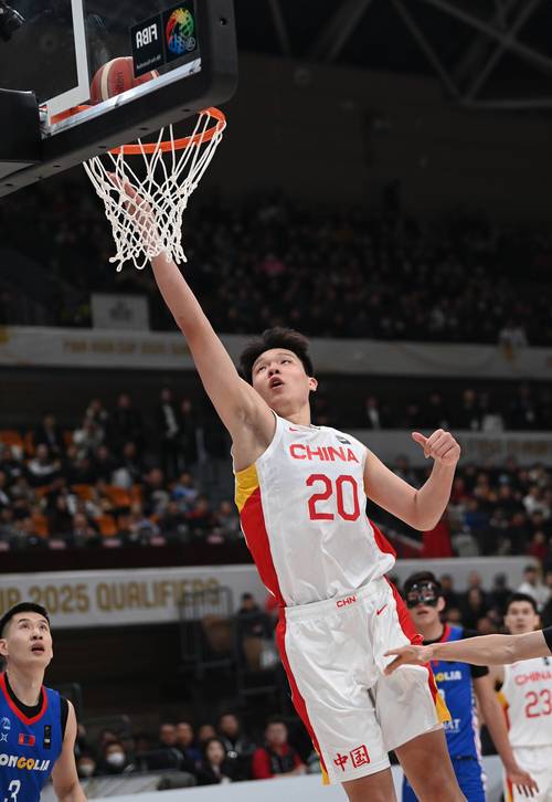 青岛19岁中锋杨瀚森宣布参加NBA选秀，中国篮球9年后再迎破冰希望