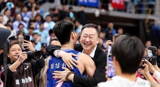 青岛19岁中锋杨瀚森宣布参加NBA选秀，中国篮球9年后再迎破冰希望