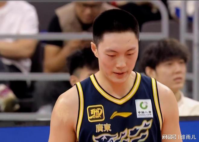CBA季后赛半决赛前瞻：广东新星杨溢国青赛大放异彩，或成杜锋新核心后卫