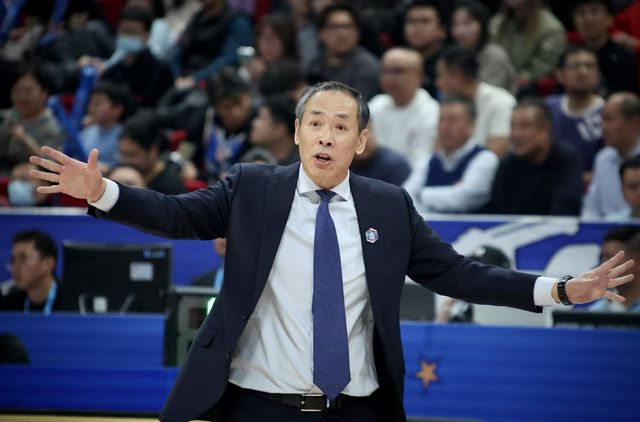 北京首钢周琦复出半决赛首战 山西男篮葛昭宝禁赛成关键