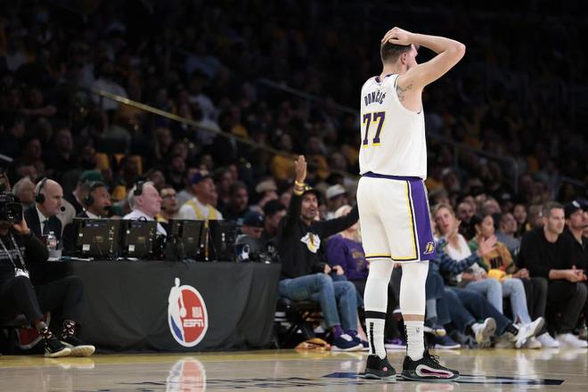 NBA季后赛西部首轮G3：森林狼116-104击败湖人，爱德华兹决胜时刻爆发