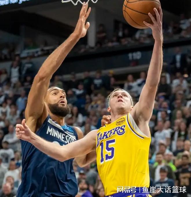 森林狼主场击败湖人2-1领先 爱德华兹关键表现助球队取胜