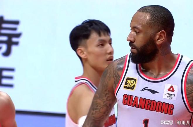 中国U19男篮四连胜！杨溢15+4+6力克新西兰国青队，杜锋现场观战