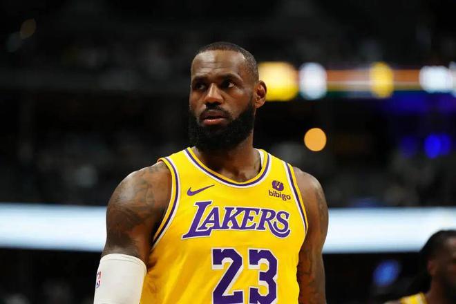 NBA季后赛西部首轮：森林狼主场击败湖人2-1领先，爱德华兹决胜时刻爆发