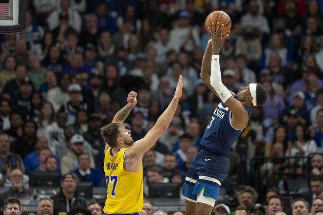 NBA季后赛今日最佳球员评选：塔图姆复出空砍36+9+3创纪录