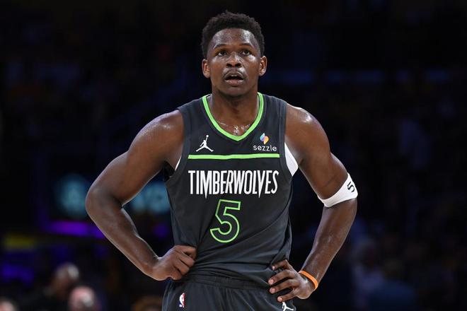NBA季后赛西部首轮G3：森林狼116-104湖人，爱德华兹29+8+8表现抢眼