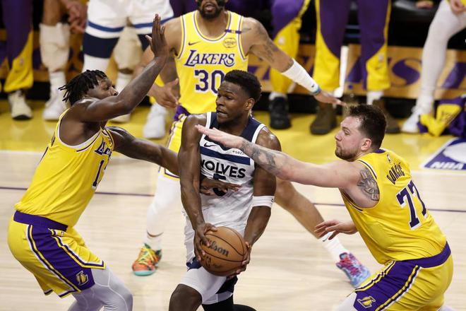 NBA季后赛西部首轮G3湖人溃败 防守漏洞致1-2落后森林狼