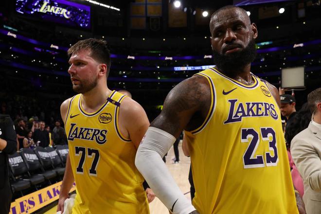 NBA季后赛西部首轮G3湖人溃败 防守漏洞致1-2落后森林狼