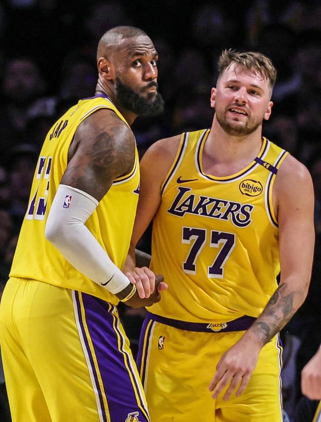 NBA季后赛西部首轮G3湖人溃败 防守漏洞致1-2落后森林狼