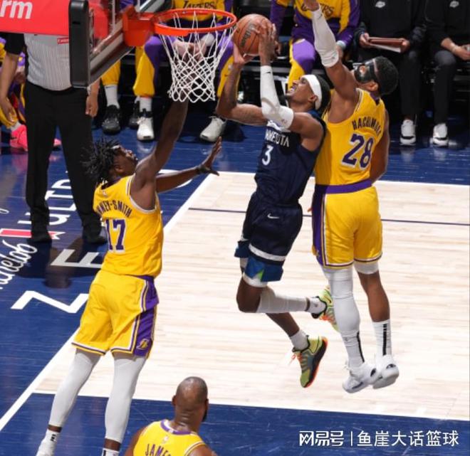 森林狼116-104击败湖人，湖人失误频出成比赛败因